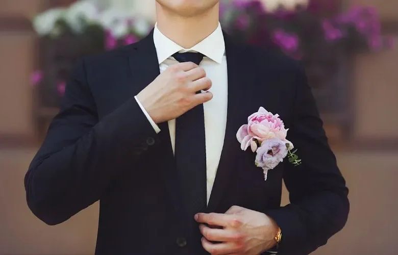 Dapper Grooms: Finding the Perfect Suit