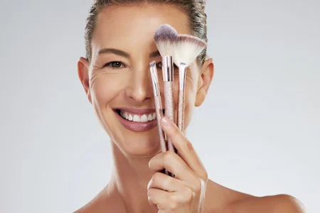 Makeup for Mature Skin: Tips and Tricks for a Youthful Glow