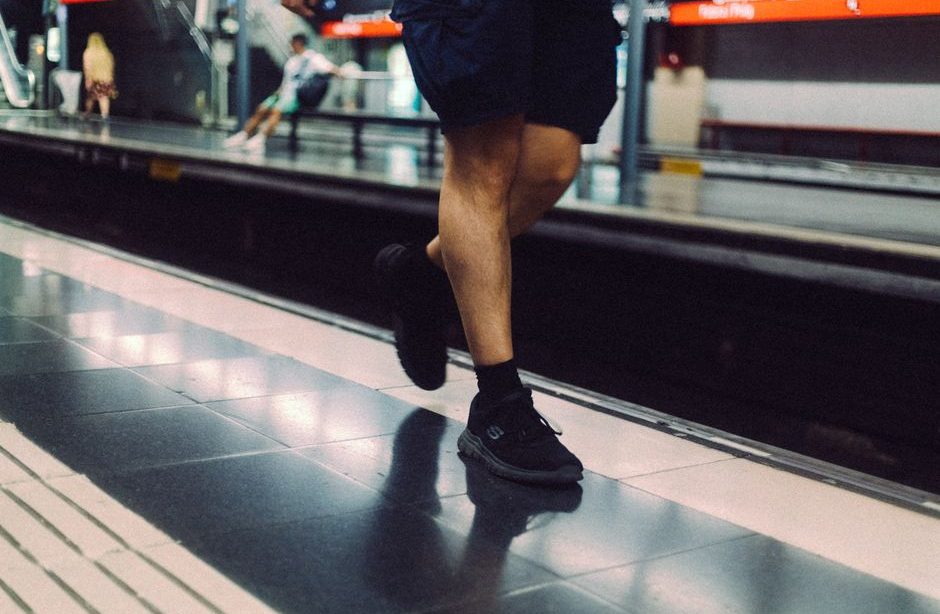 Allbirds Vs On Cloud: Allbirds vs. On Cloud: Which Sneaker Actually Holds Up for Daily Wear