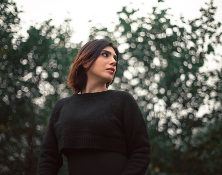 Cashmere Sweater Vs Merino Wool: Cashmere vs Merino Wool: Warmth and Durability for Fall Cashmere Sweater Vs Merino Wool: Cashmere vs Merino Wool: Warmth and Durability for Fall