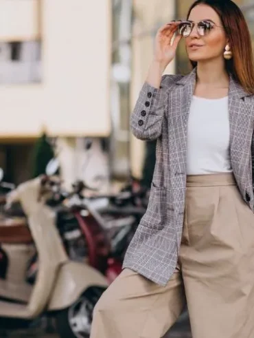 10 Style Tips That Instantly Make You Look Younger 10 Style Tips That Instantly Make You Look Younger