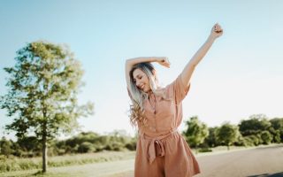 Rompers for Curvy Women: Fit & Style Tips