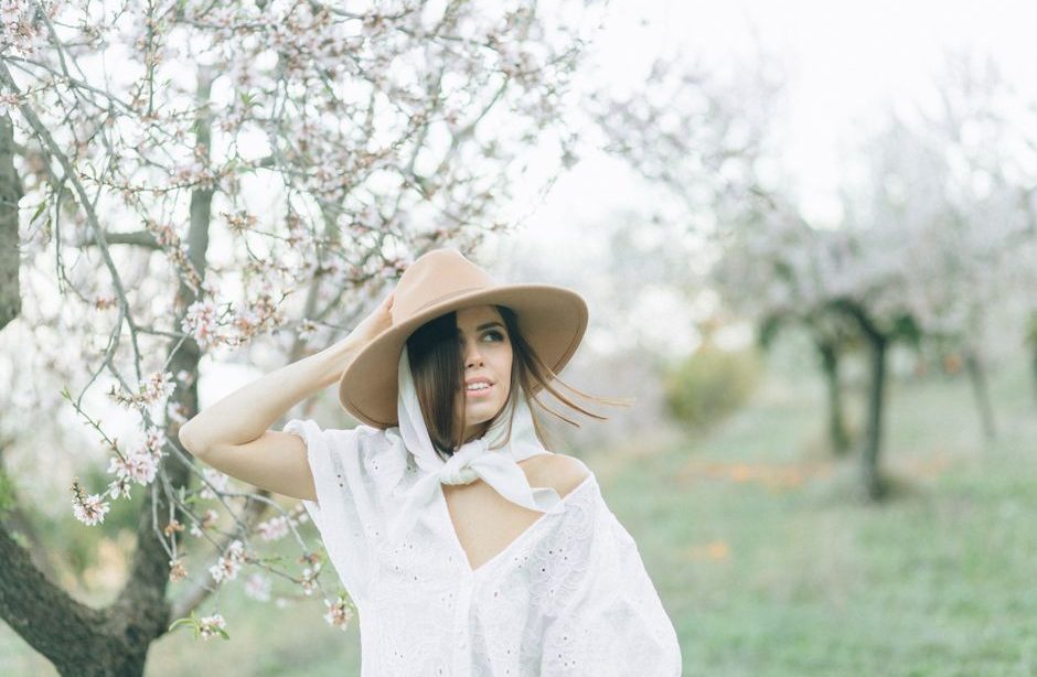 7 Chic Spring Outfits Without Jeans for Mild Weather