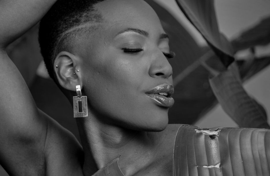 How to Choose Statement Earrings for Your Face Shape