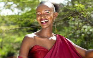 How to Choose Statement Earrings for Your Face Shape