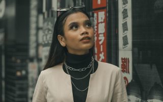 5 Statement Necklaces That Fix a Plain Outfit Fast