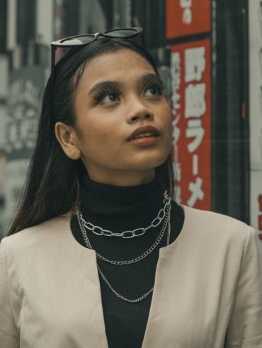 5 Statement Necklaces That Fix a Plain Outfit Fast 5 Statement Necklaces That Fix a Plain Outfit Fast