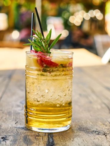 Summer Wedding Cocktail Attire: 6 Style Rules